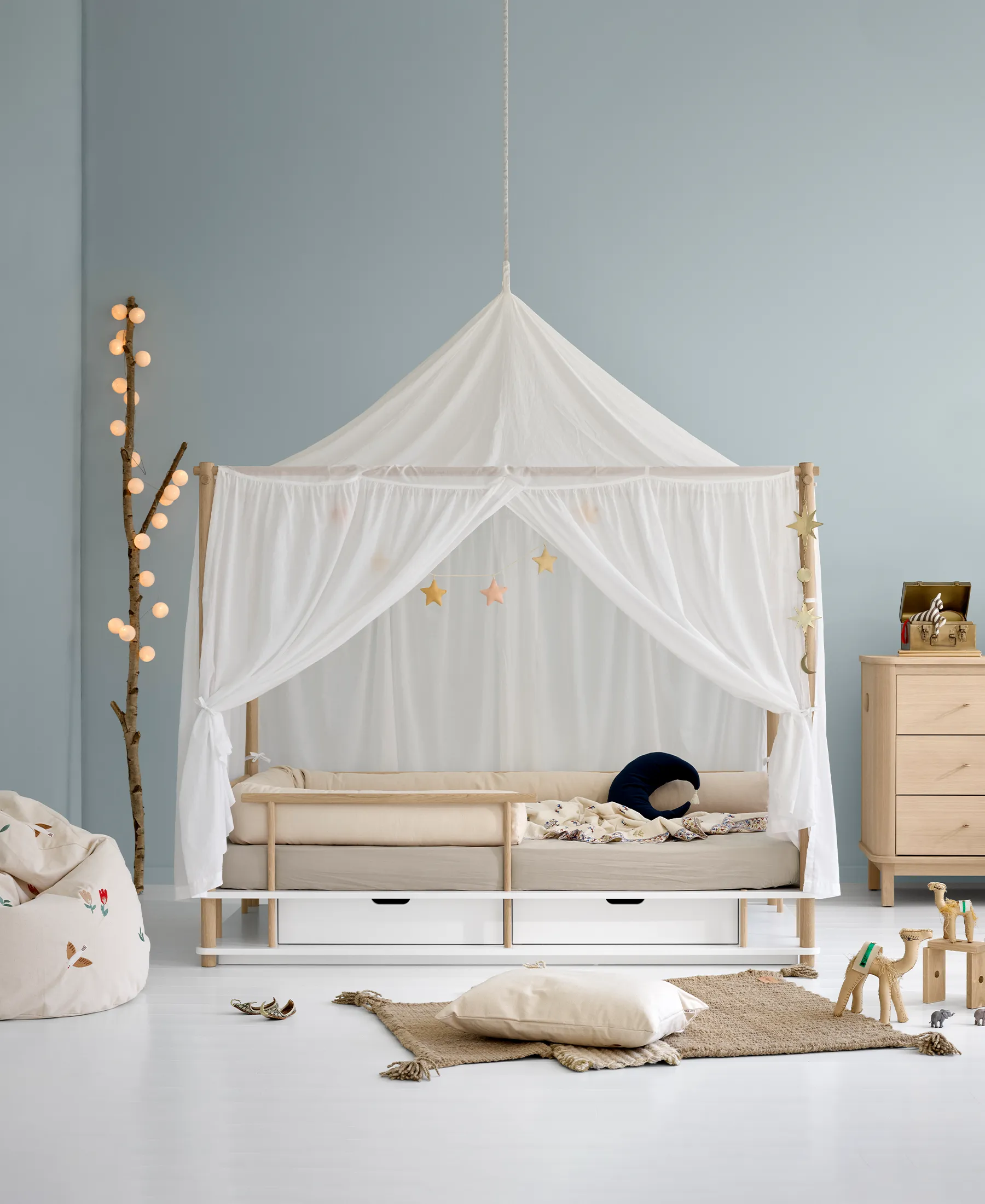 Camp bed guard, oak