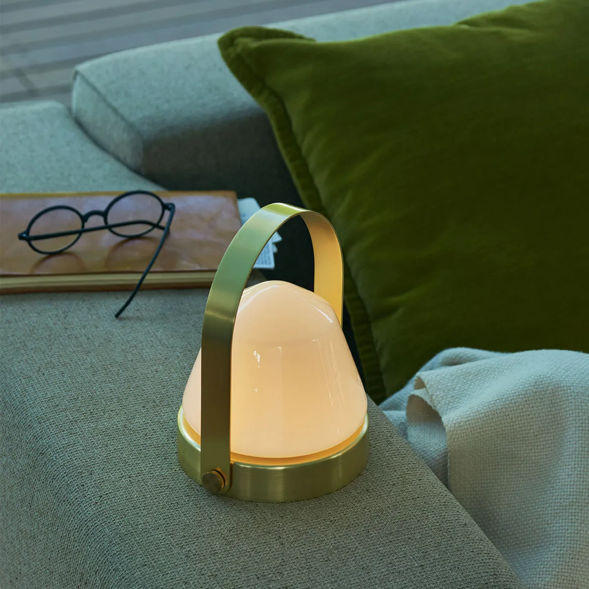 Caravan-LED lantern 2