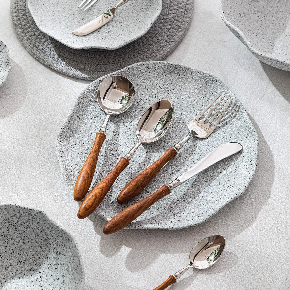 Gohobi A Set of 6 Pieces Wooden Handle Cutlery
