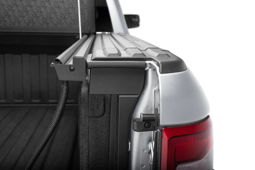 UnderCover ArmorFlex Hard Folding Tri-Fold Tonneau Cover | Chevrolet / Ford / LDV / RAM