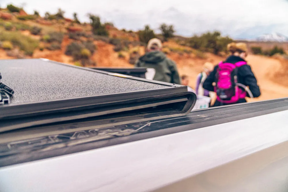 UnderCover ArmorFlex Hard Folding Tri-Fold Tonneau Cover | Chevrolet / Ford / LDV / RAM